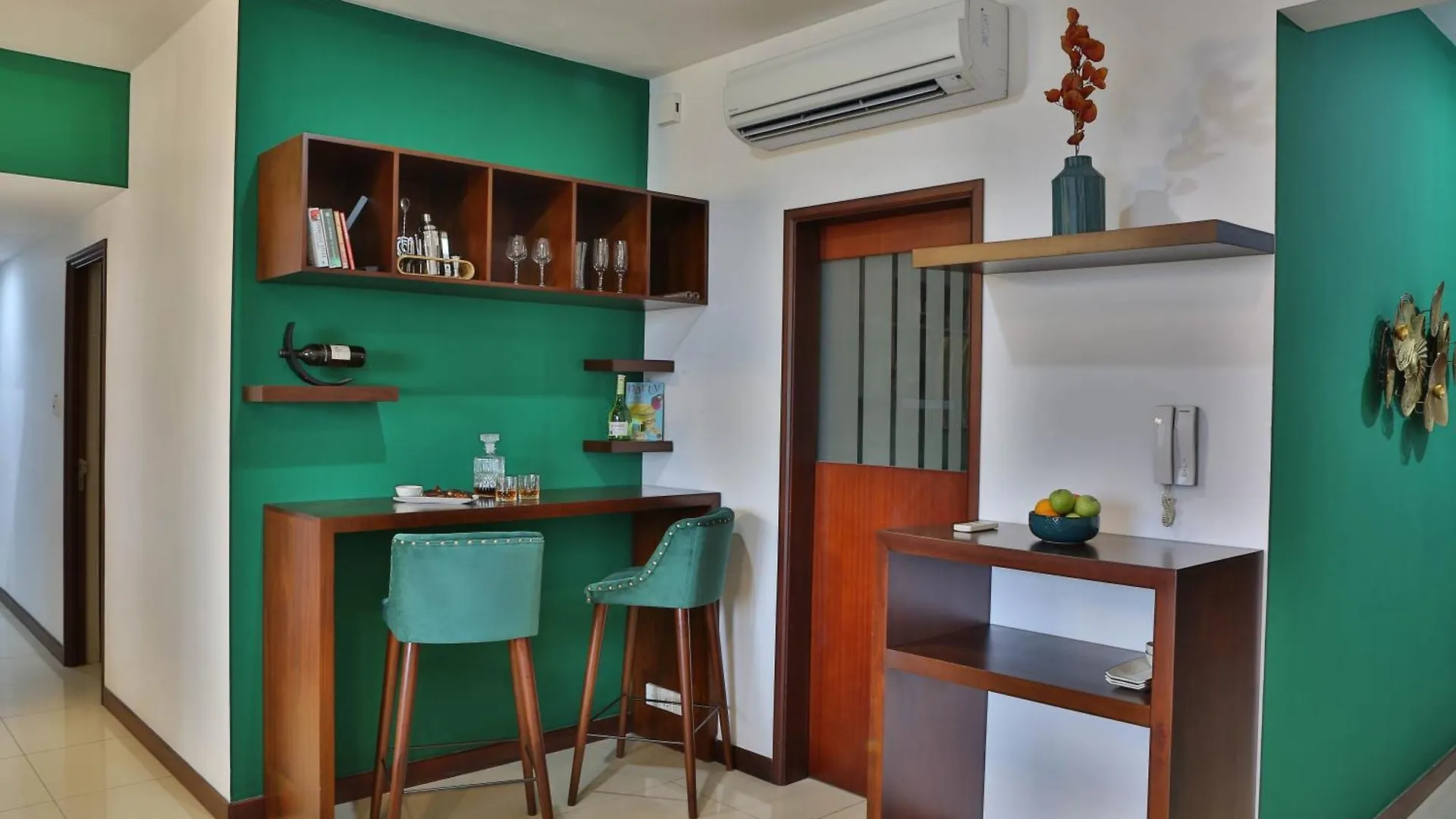 Emerald@On320 location